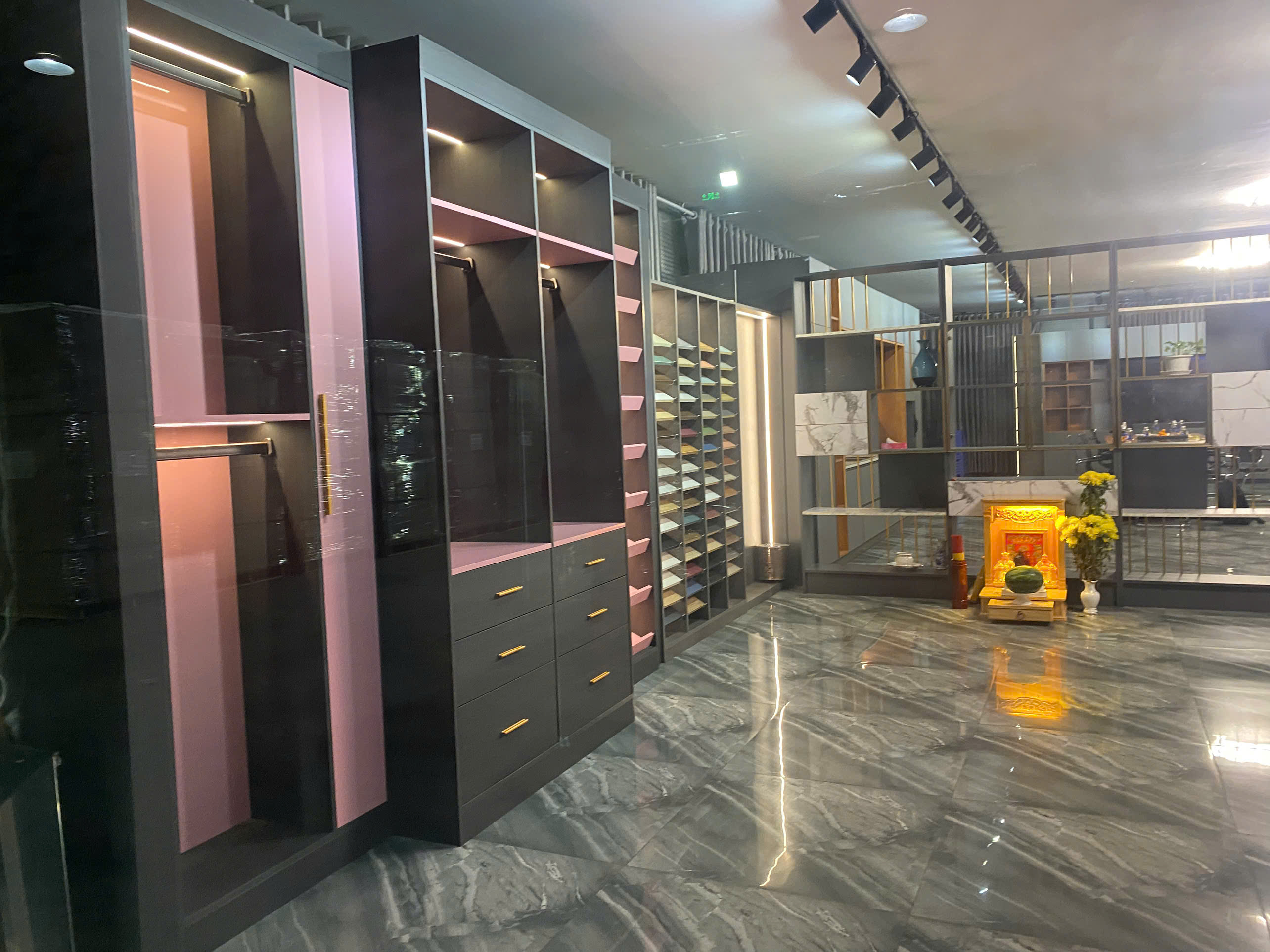 Sample room 2.jpg